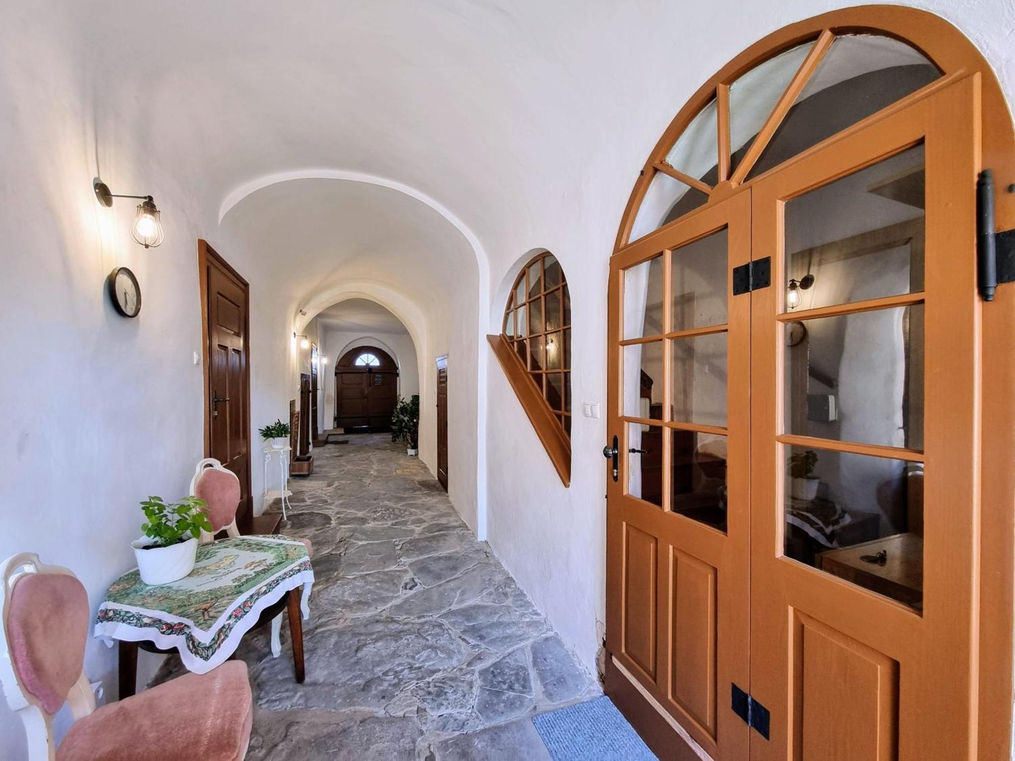 Apartment In A Historical House In The Center Of Levoča Exteriör bild